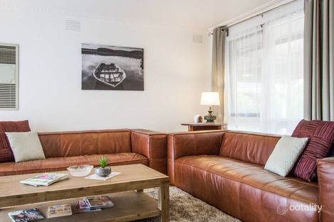 Property photo of 25 Chivalry Avenue Glen Waverley VIC 3150