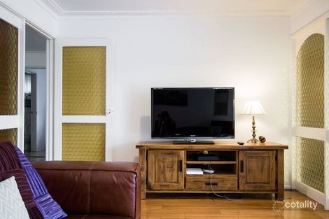 Property photo of 25 Chivalry Avenue Glen Waverley VIC 3150