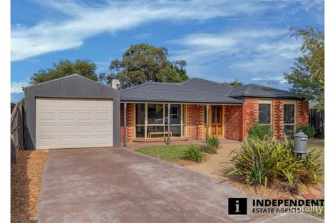6 Wildwood Ct, Cranbourne North, VIC 3977