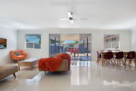 Property photo of 28 Launch Road Mermaid Waters QLD 4218