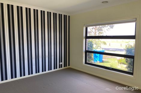 Property photo of 24 Sundaze Street Clyde North VIC 3978