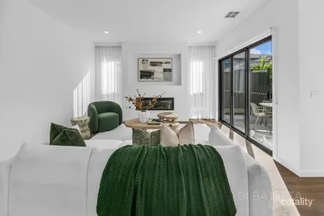Property photo of 36 Caspian Drive Craigieburn VIC 3064