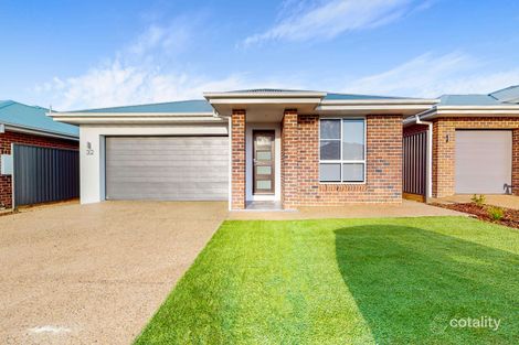 Property photo of 32 Manchurian Circuit Dubbo NSW 2830