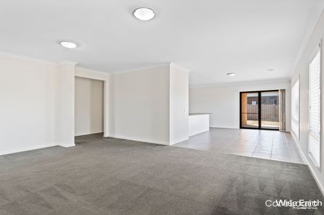 Property photo of 33 Beachside Crescent Point Cook VIC 3030