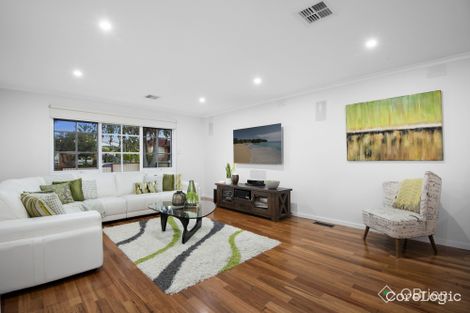 Property photo of 9 Heywood Grove Endeavour Hills VIC 3802