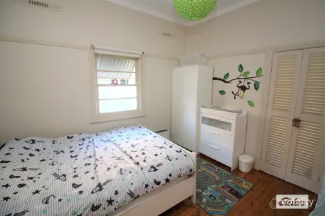 Property photo of 34 Animoo Avenue Griffith NSW 2680