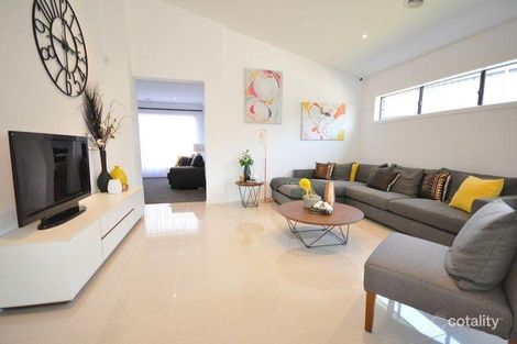 Property photo of 11 Hillgrove Close Warragul VIC 3820