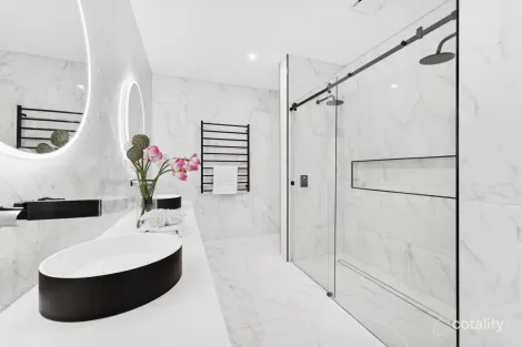 Property photo of 10 Evandale Avenue Nunawading VIC 3131