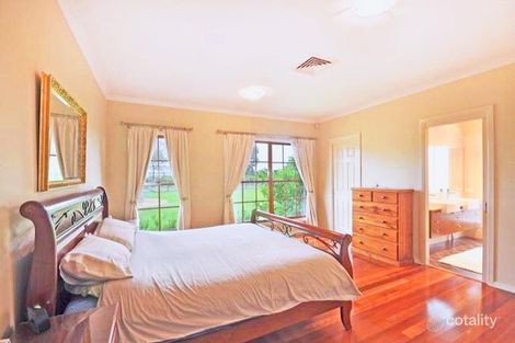 Property photo of 4 Harben Vale Circuit Grasmere NSW 2570