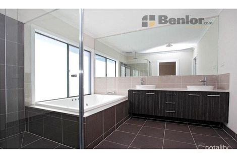 Property photo of 11 Daydream Drive Point Cook VIC 3030