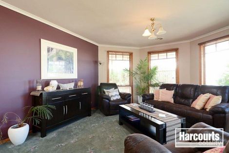 Property photo of 11 St Johns Wood Skye VIC 3977