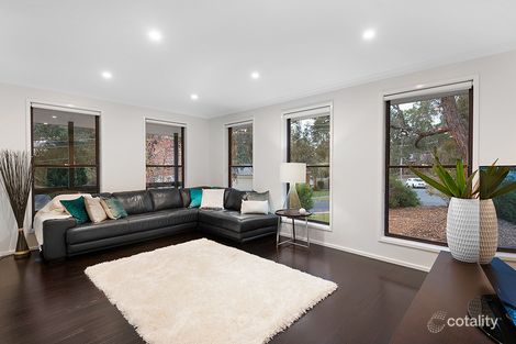 Property photo of 1 Mulgowrie Court Greensborough VIC 3088