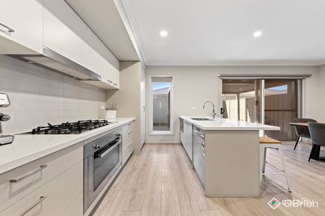 7 Image Walk, Clyde North, VIC 3978