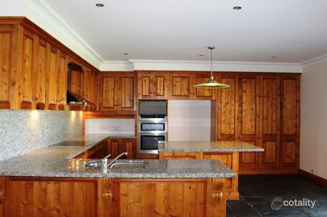 Property photo of 10 West Gateway Lara VIC 3212