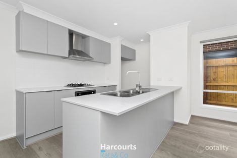 Property photo of 21 Tamworth Drive Rockbank VIC 3335