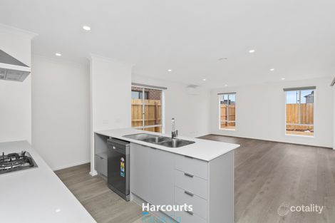 Property photo of 21 Tamworth Drive Rockbank VIC 3335
