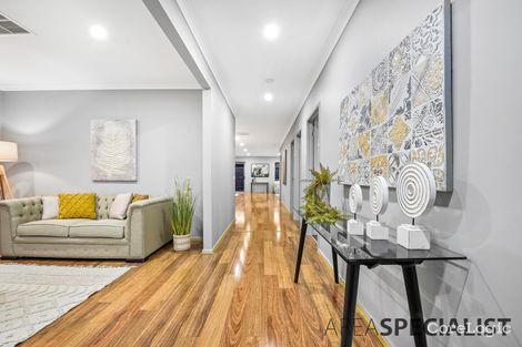 Property photo of 10 Cottongrass Avenue Clyde North VIC 3978
