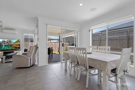 Property photo of 8 Pisa Court Waterford West QLD 4133