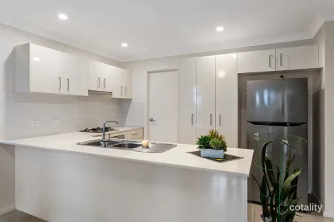 Property photo of 18 Hollows Parade Ropes Crossing NSW 2760