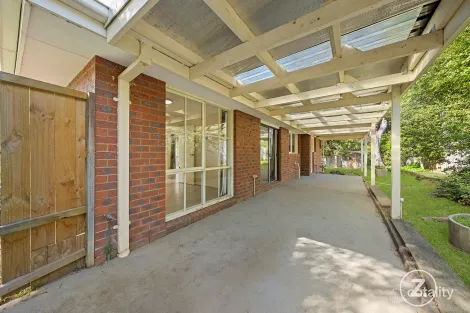 Property photo of 56 Collins Crescent Berwick VIC 3806