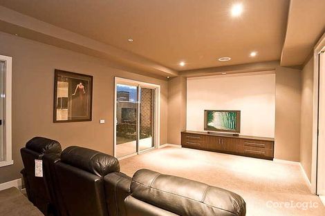 Property photo of 27 Lake Logan Way Caroline Springs VIC 3023