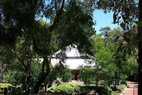 38 Wheelwright Rd, Lesmurdie, WA 6076