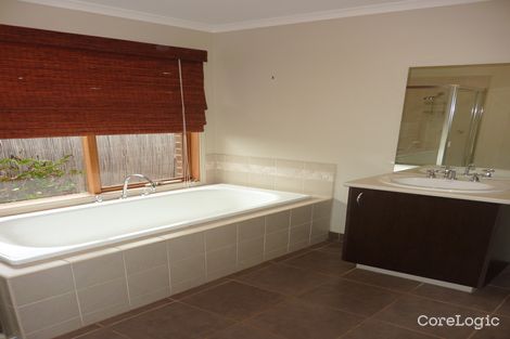 Property photo of 131 Flaxen Hills Road Doreen VIC 3754