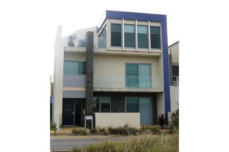 16 Deck Tce, Safety Beach, VIC 3936