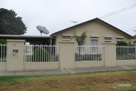 Property photo of 19 Bunya Drive Albanvale VIC 3021