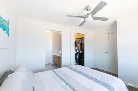 Property photo of 4 Dartnell Street Cranbourne East VIC 3977