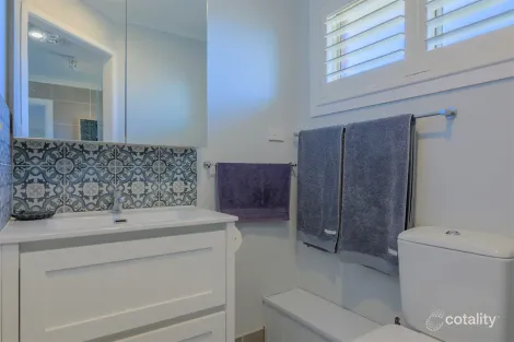 Property photo of 46 Booth Avenue Tannum Sands QLD 4680