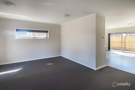 Property photo of 11 Alphie Way Doreen VIC 3754