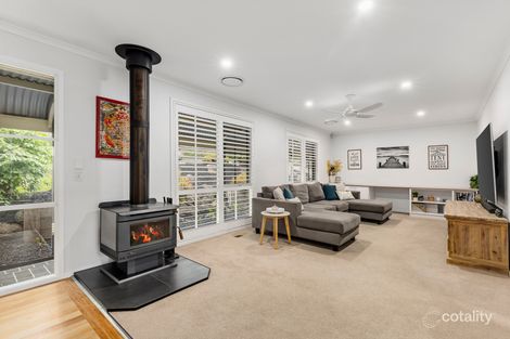 Property photo of 4 Benjamin Chase Mooroolbark VIC 3138