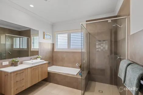 Property photo of 2 Outlook Rise Mooloolah Valley QLD 4553