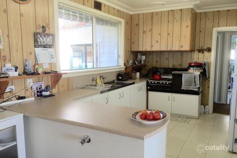 Property photo of 27 Hastings Street Wendouree VIC 3355