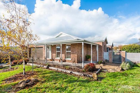 16 Martin Pl, Kyneton, VIC 3444