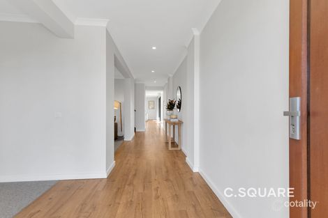 Property photo of 95 Rosehill Boulevard Mickleham VIC 3064