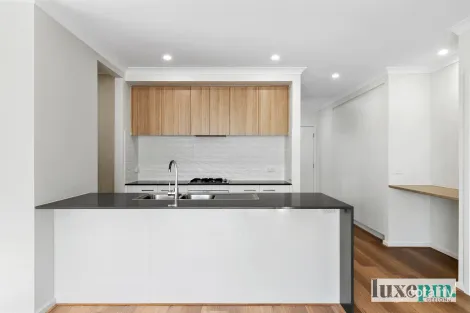 33 Fleurieu Cct, Armstrong Creek, VIC 3217