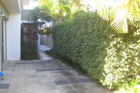 Property photo of 6043 Lucerne Circuit Hope Island QLD 4212