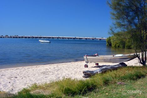 Property photo of 24/2 Spinnaker Drive Sandstone Point QLD 4511