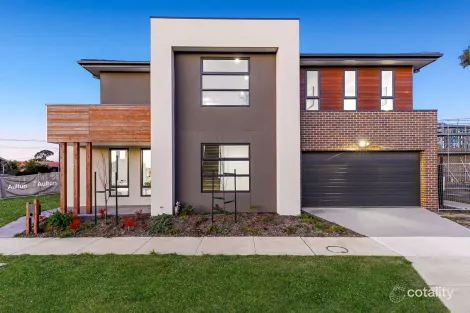 Property photo of 1 Lenah Crescent Keysborough VIC 3173