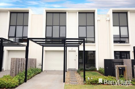 Property photo of 33 Belsay Chase Chirnside Park VIC 3116