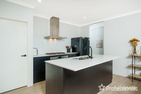 16 Blossomwood Rd, Girrawheen, WA 6064