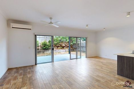 Property photo of 28/10 Lakewood Avenue Parkinson QLD 4115
