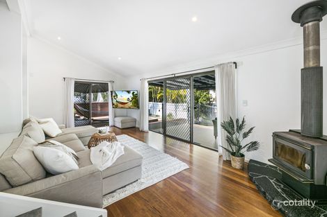 Property photo of 28 Beauty Point Drive Robina QLD 4226