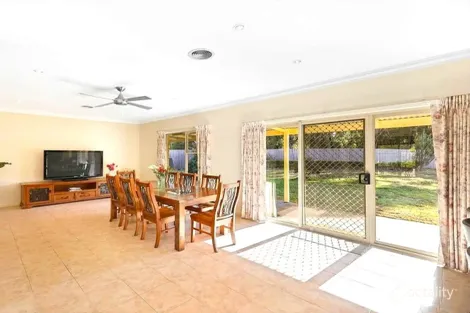 Property photo of 17 Robin Hood Way Drouin VIC 3818