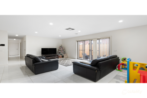 Property photo of 5 Selkirk Way Mickleham VIC 3064