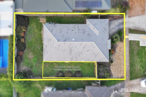 Property photo of 10 Claret Ash Boulevard Harkness VIC 3337