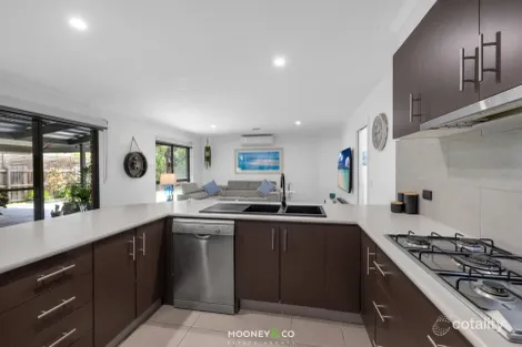 Property photo of 48 Ferndown Drive Cranbourne VIC 3977