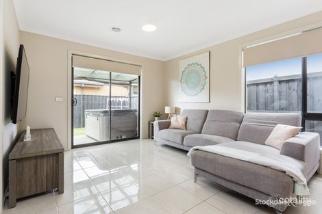 Property photo of 56 Aquatic Drive Cranbourne West VIC 3977